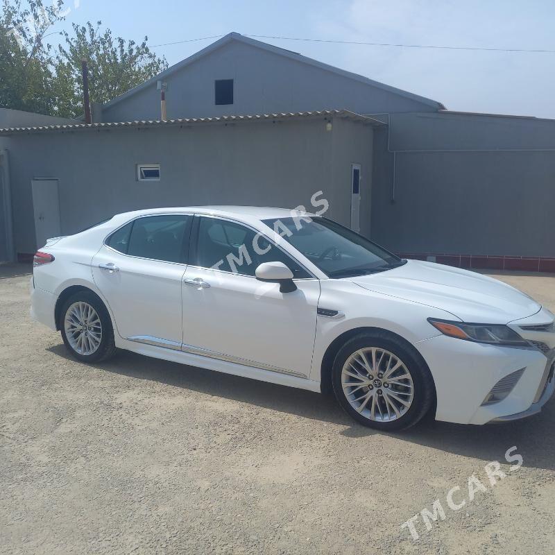 Toyota Camry 2018 - 300 000 TMT - Теджен - img 3