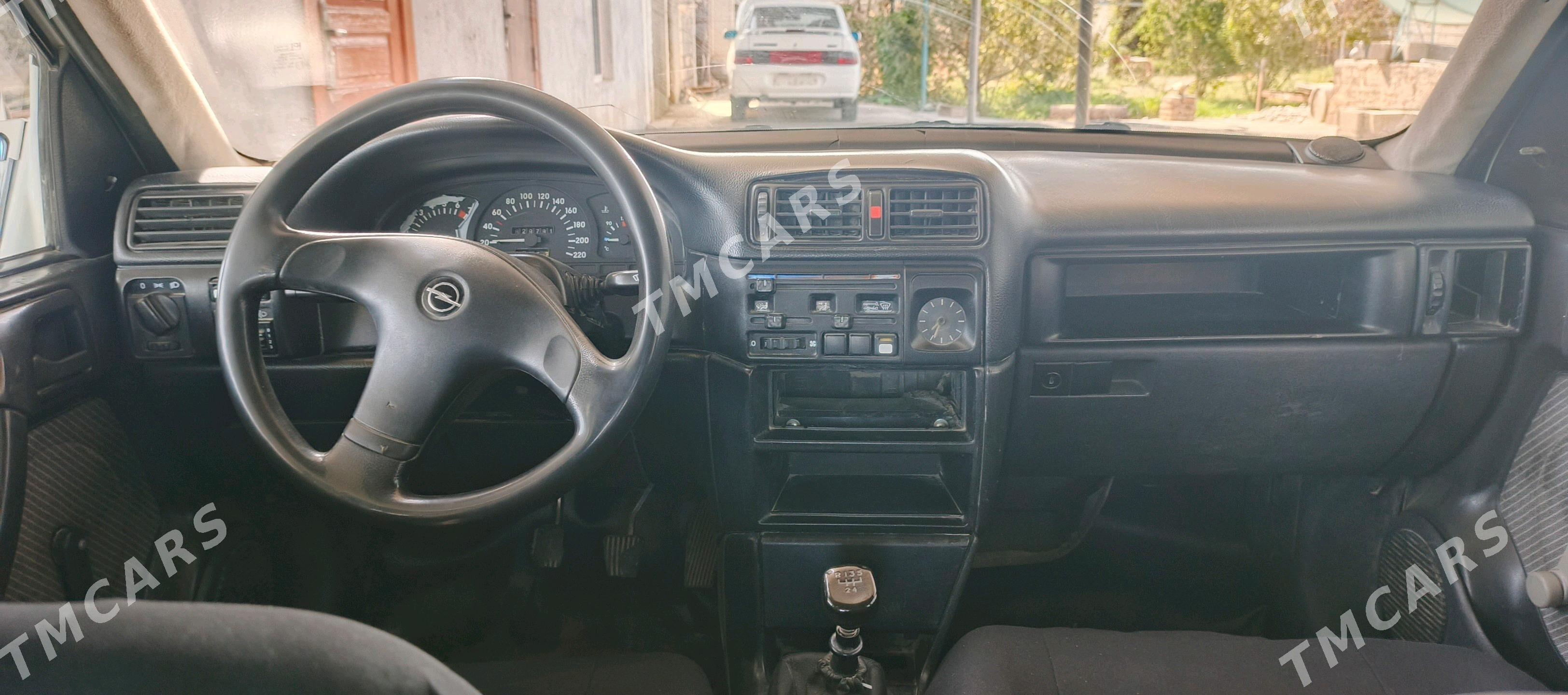 Opel Vectra 1990 - 18 000 TMT - Ýaşlyk - img 3