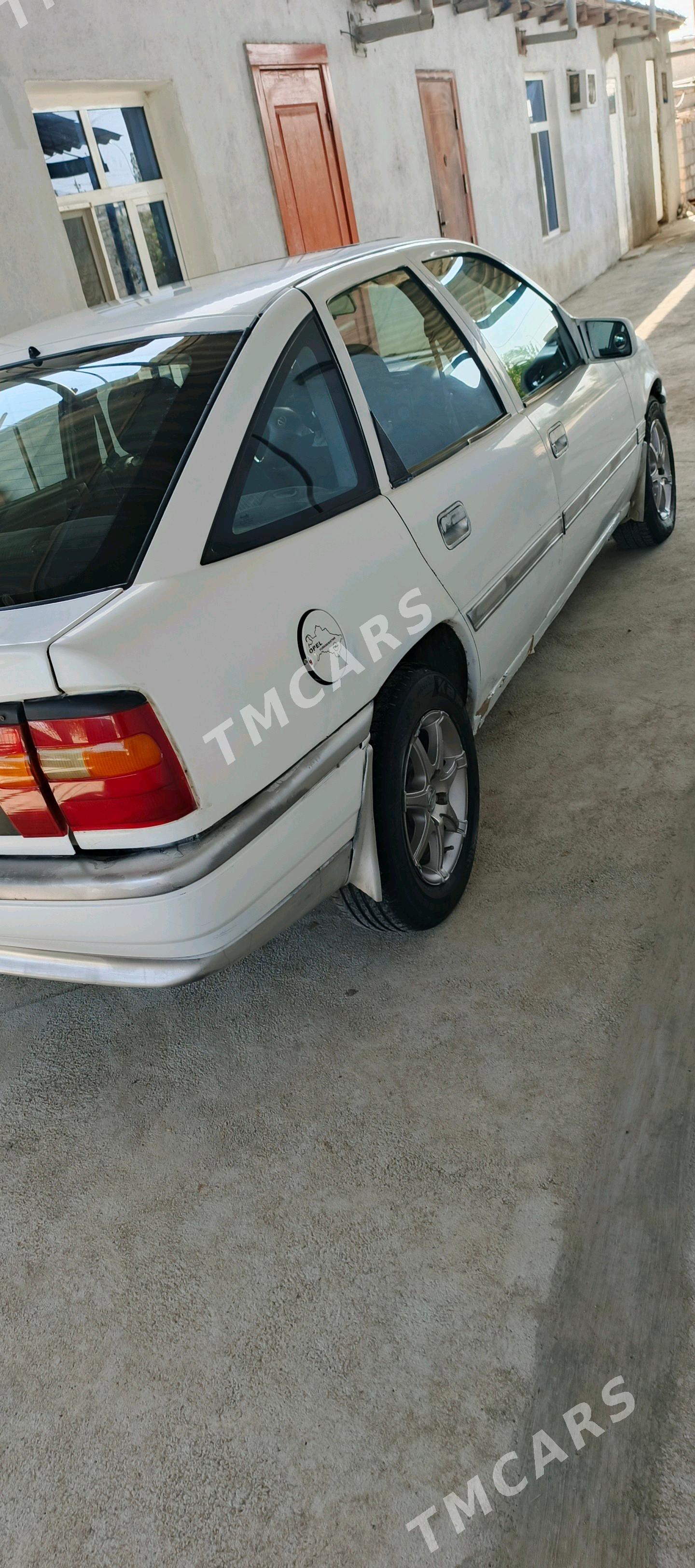 Opel Vectra 1990 - 18 000 TMT - Ýaşlyk - img 4