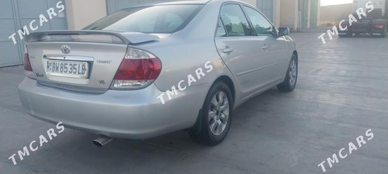 Toyota Camry 2004 - 135 000 TMT - Саят - img 3