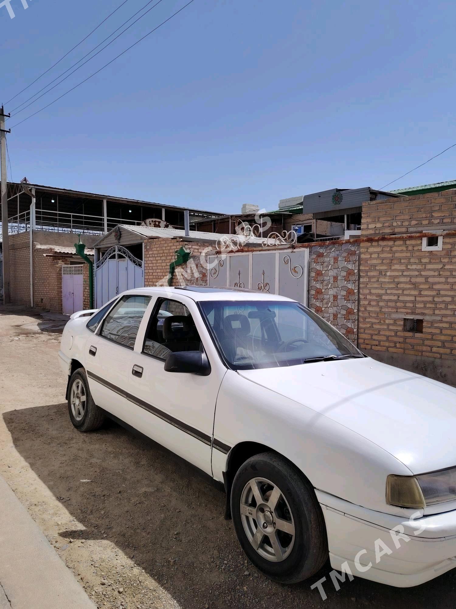 Opel Vectra 1990 - 25 000 TMT - Mary - img 4