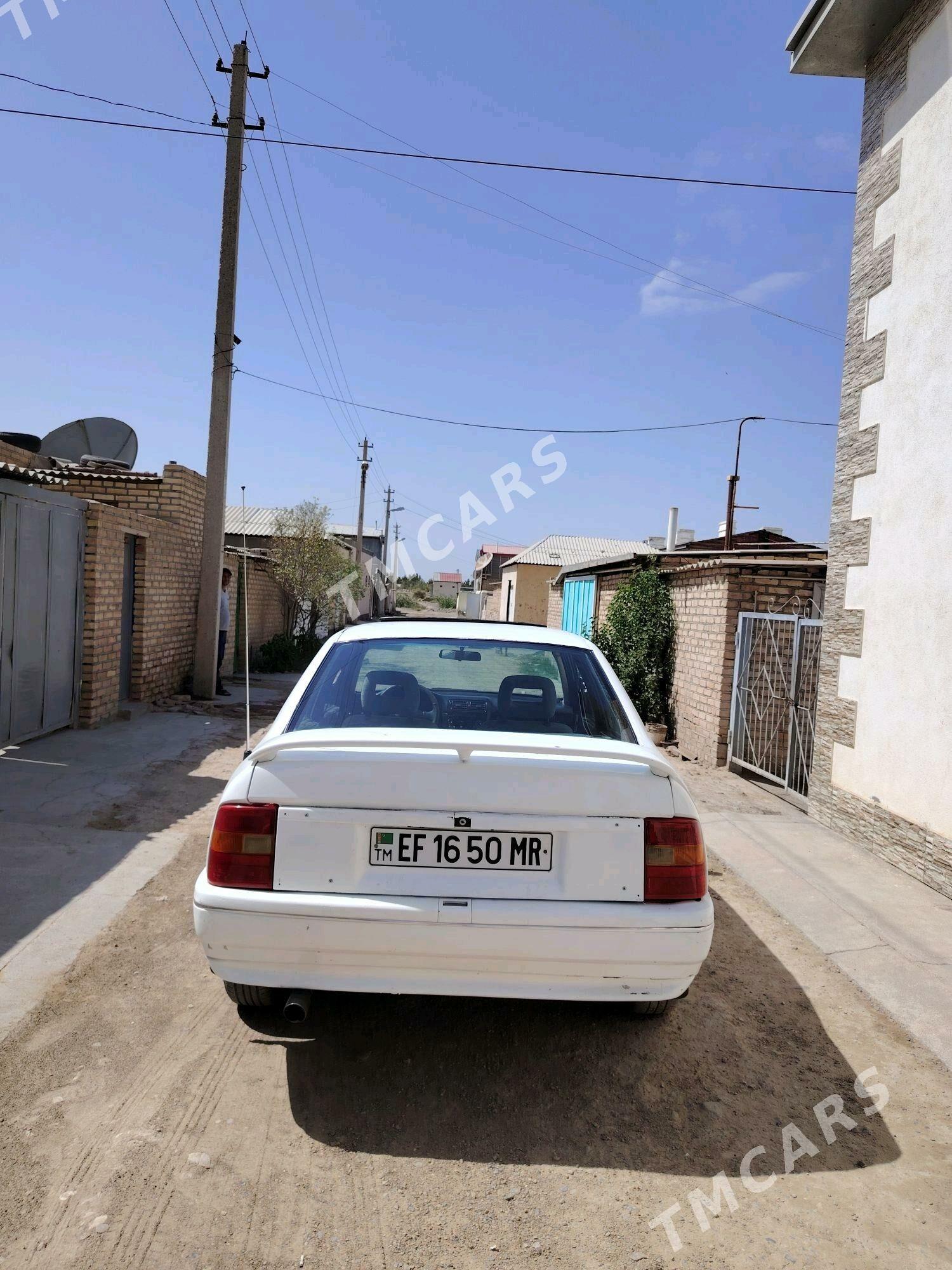 Opel Vectra 1990 - 25 000 TMT - Mary - img 2