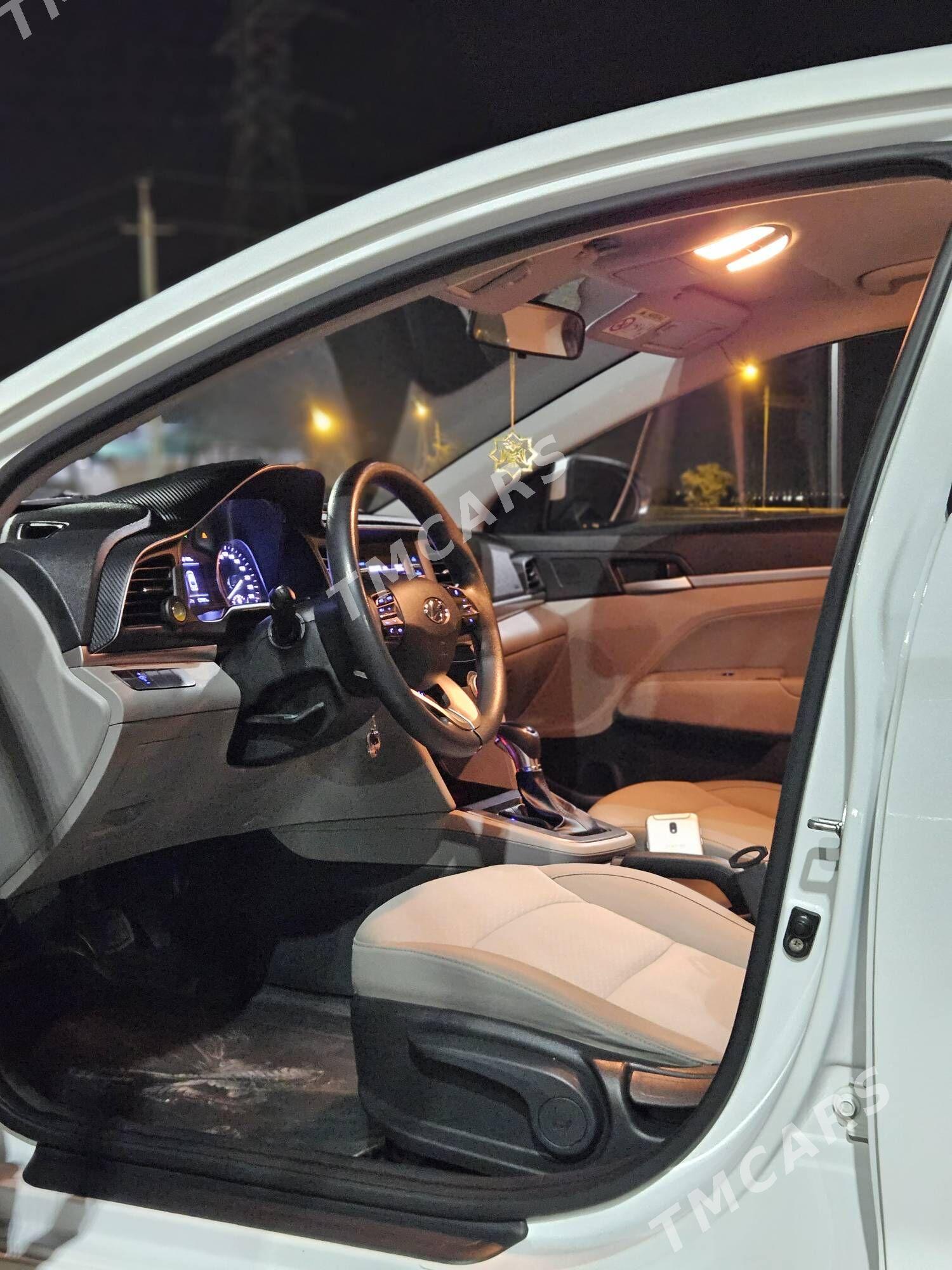 Hyundai Elantra 2019 - 206 000 TMT - Ялкым - img 2