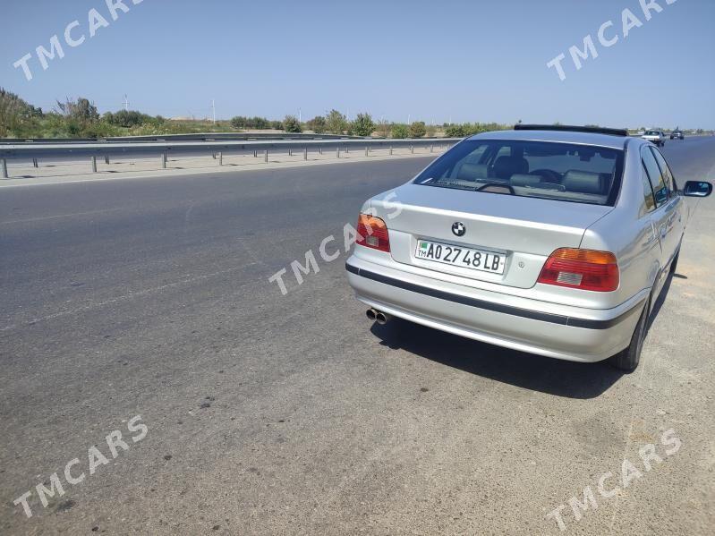 BMW E39 2002 - 85 000 TMT - Türkmenabat - img 3
