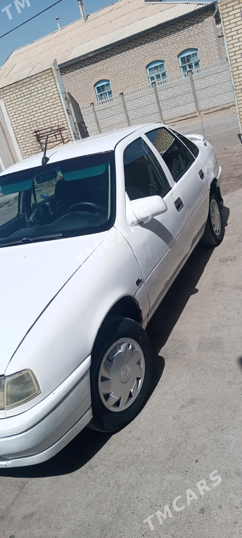 Opel Vectra 1990 - 29 000 TMT - Мары - img 4