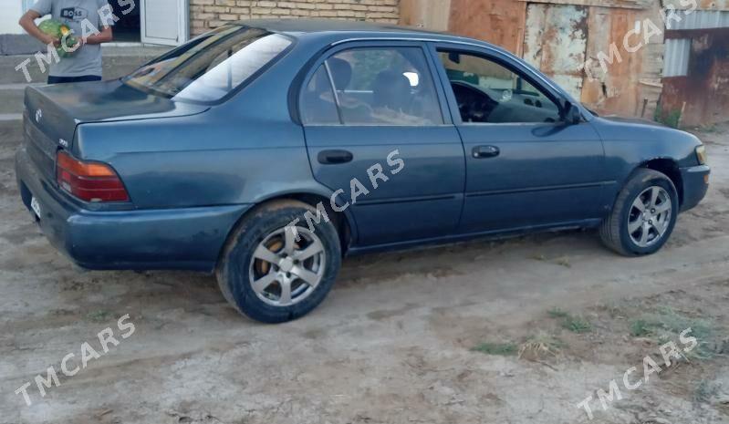Toyota Corolla 1994 - 70 000 TMT - Köneürgenç - img 4
