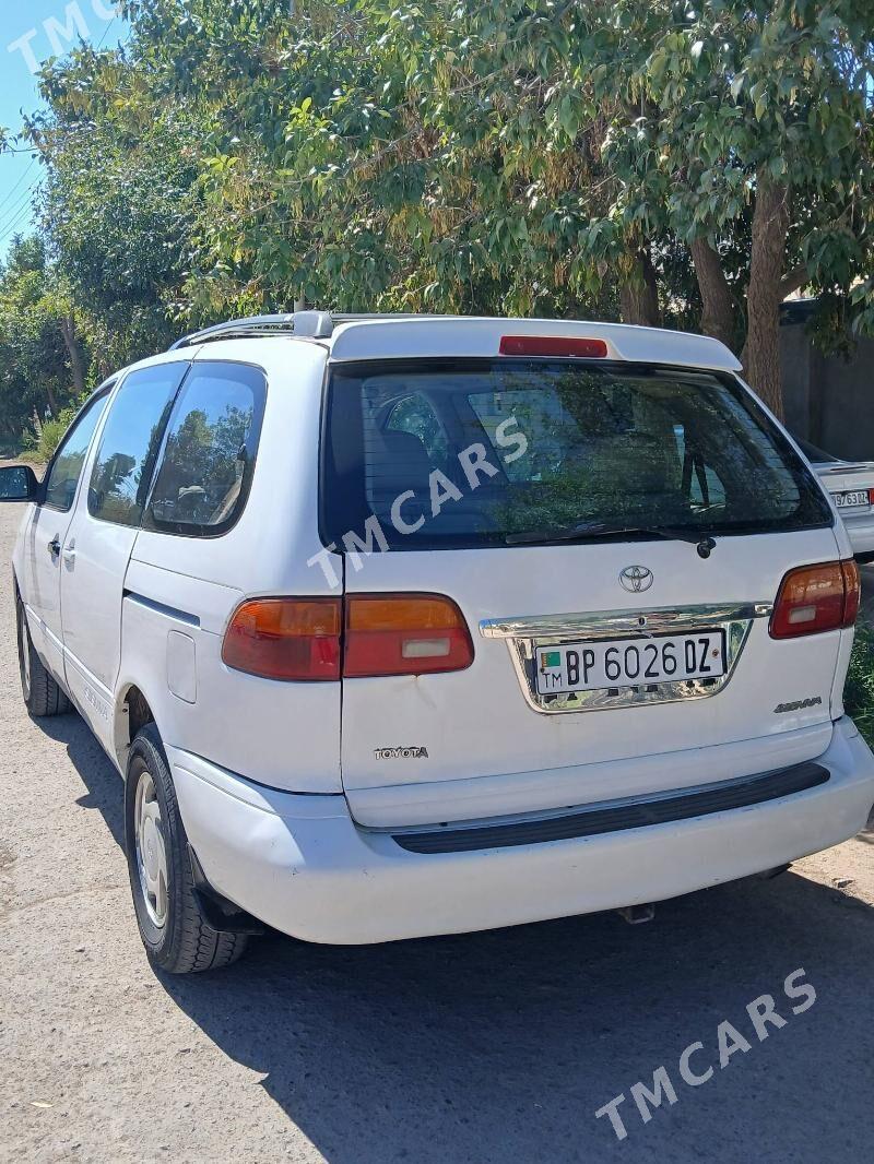 Toyota Sienna 1999 - 140 000 TMT - Гурбансолтан Едже - img 2