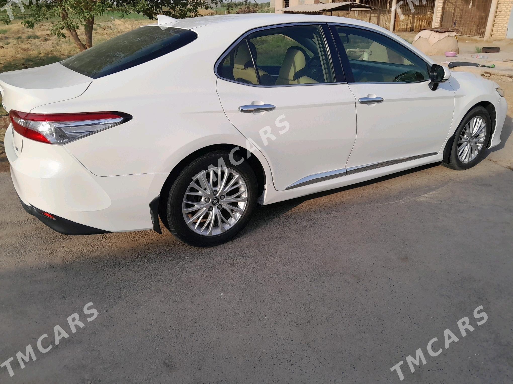 Toyota Camry 2019 - 255 000 TMT - Теджен - img 2