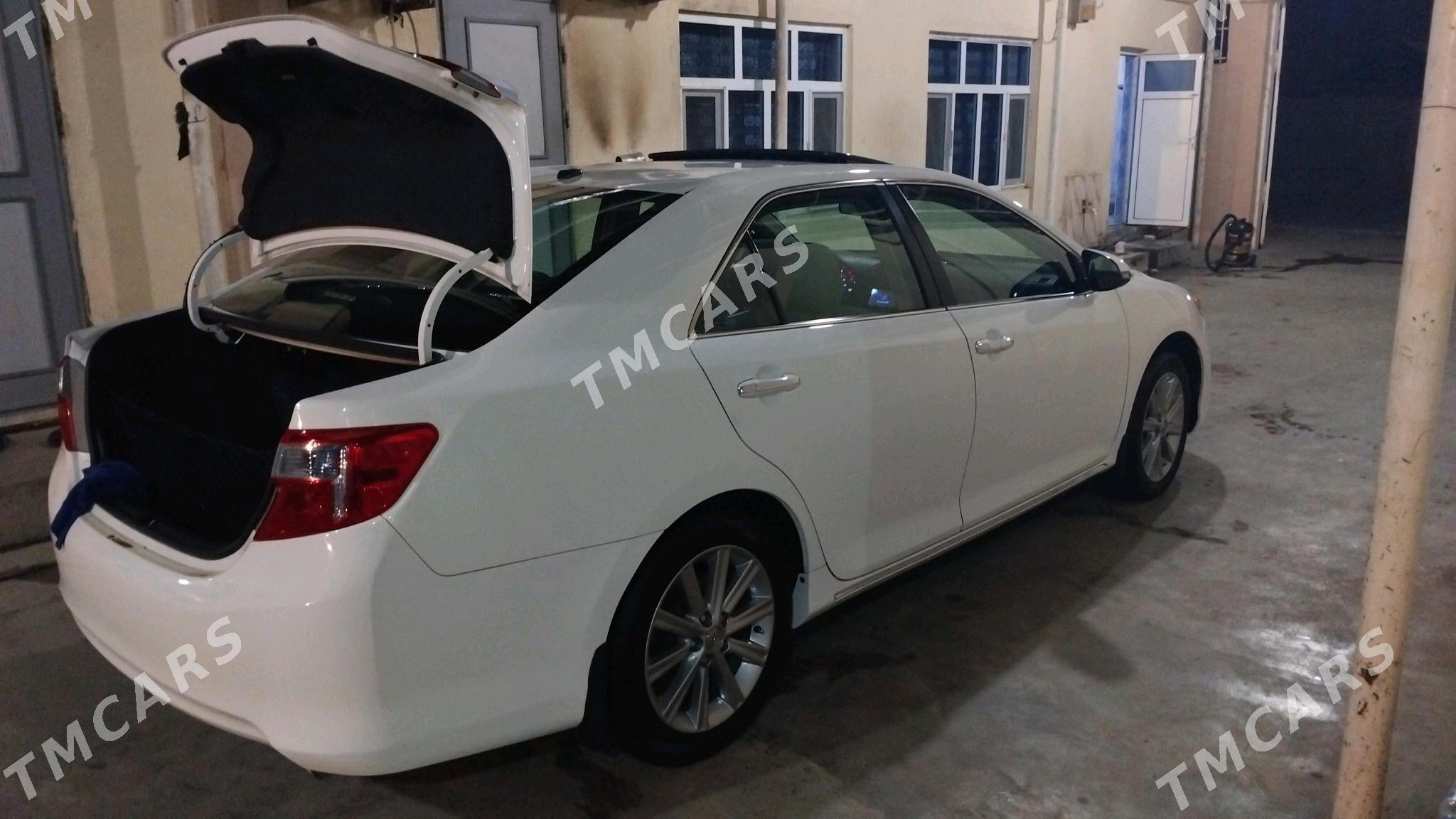 Toyota Camry 2012 - 245 000 TMT - Büzmeýin - img 2