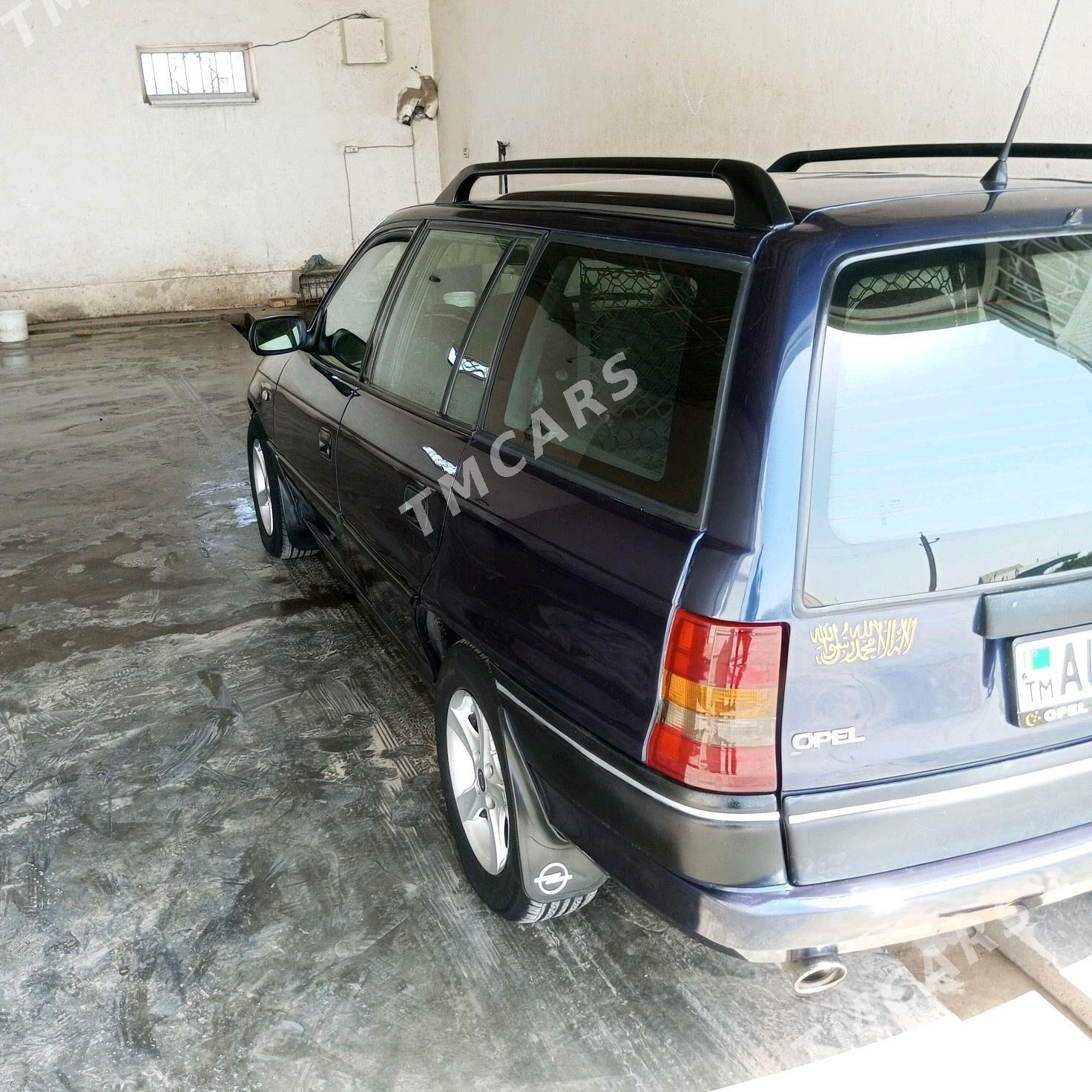 Opel Astra 1996 - 47 000 TMT - Мары - img 2