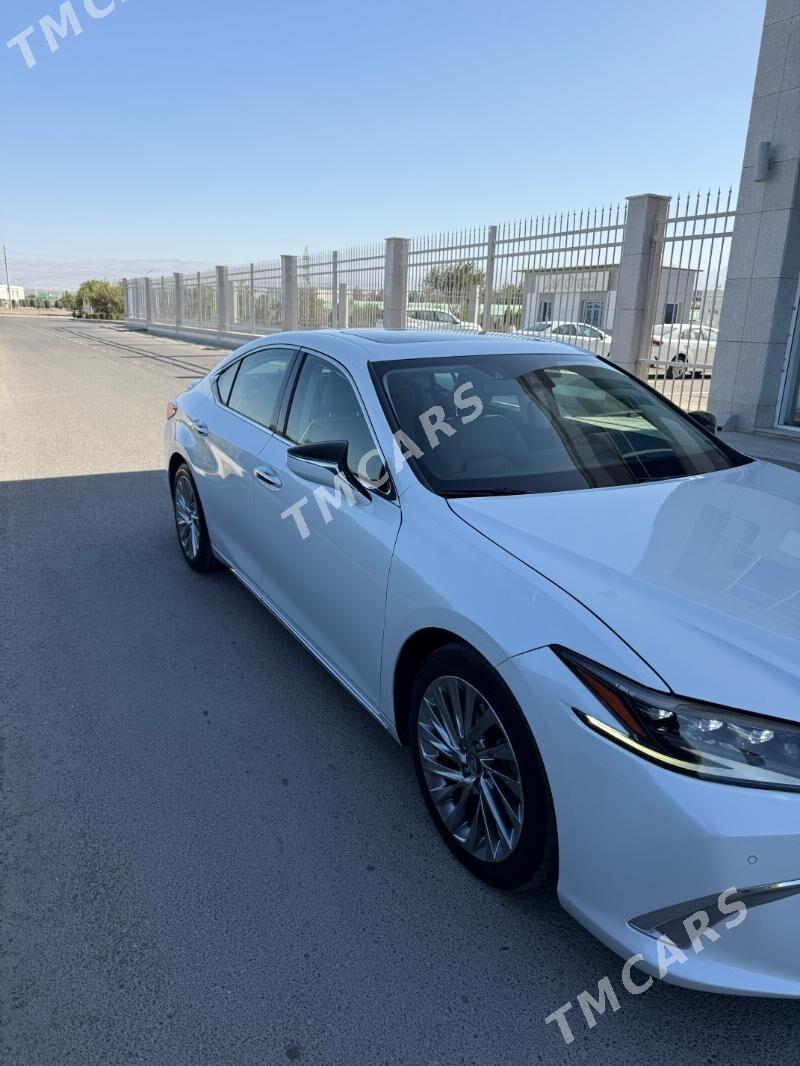 Lexus ES 350 2019 - 520 000 TMT - Гуртли - img 2