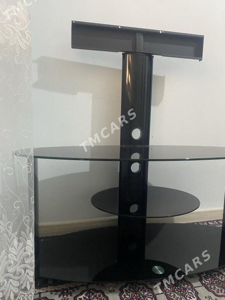 Postawka telewizor ùcin - Гаудан "В" - img 1