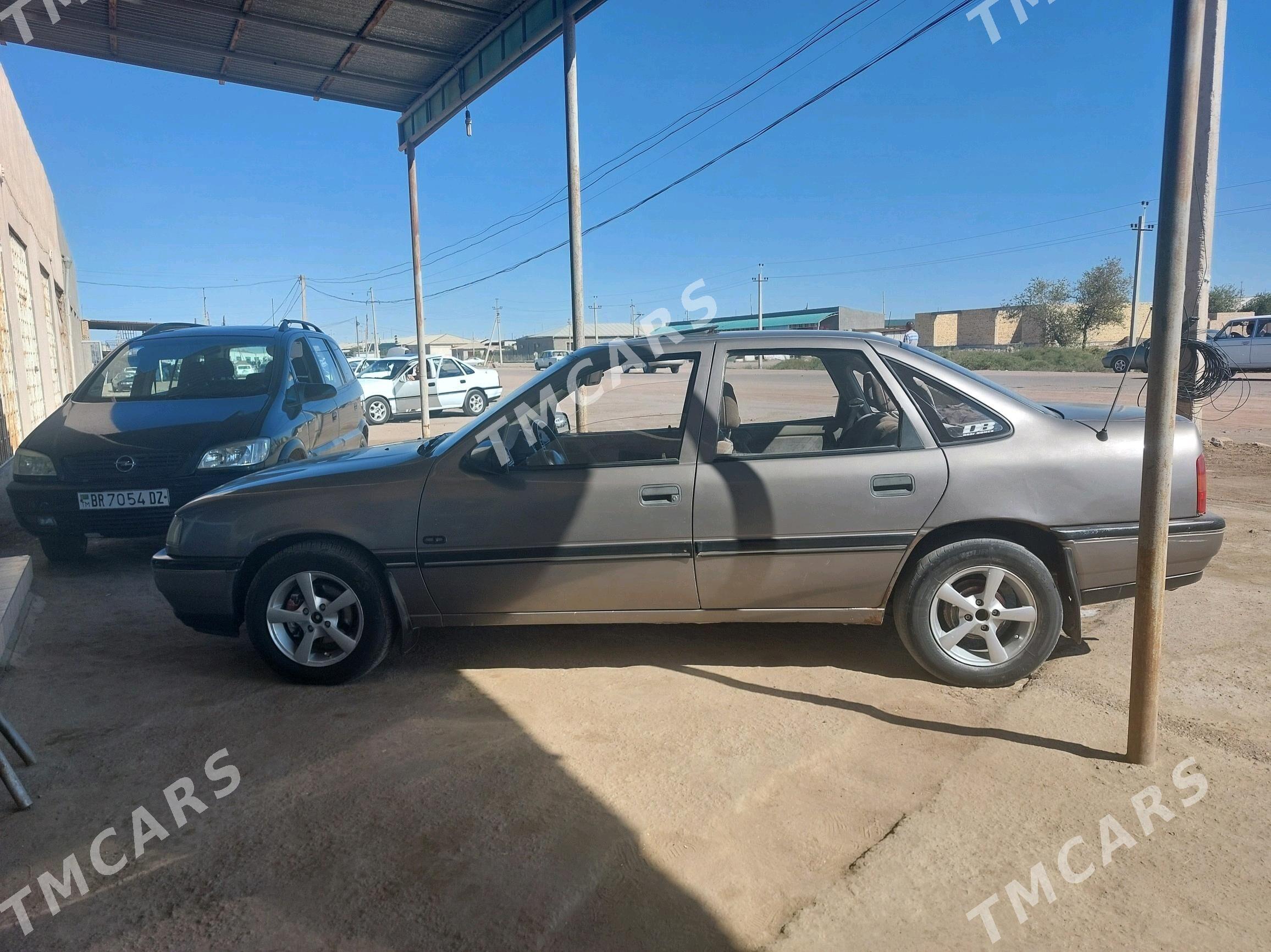 Opel Vectra 1992 - 39 000 TMT - Губадаг - img 1