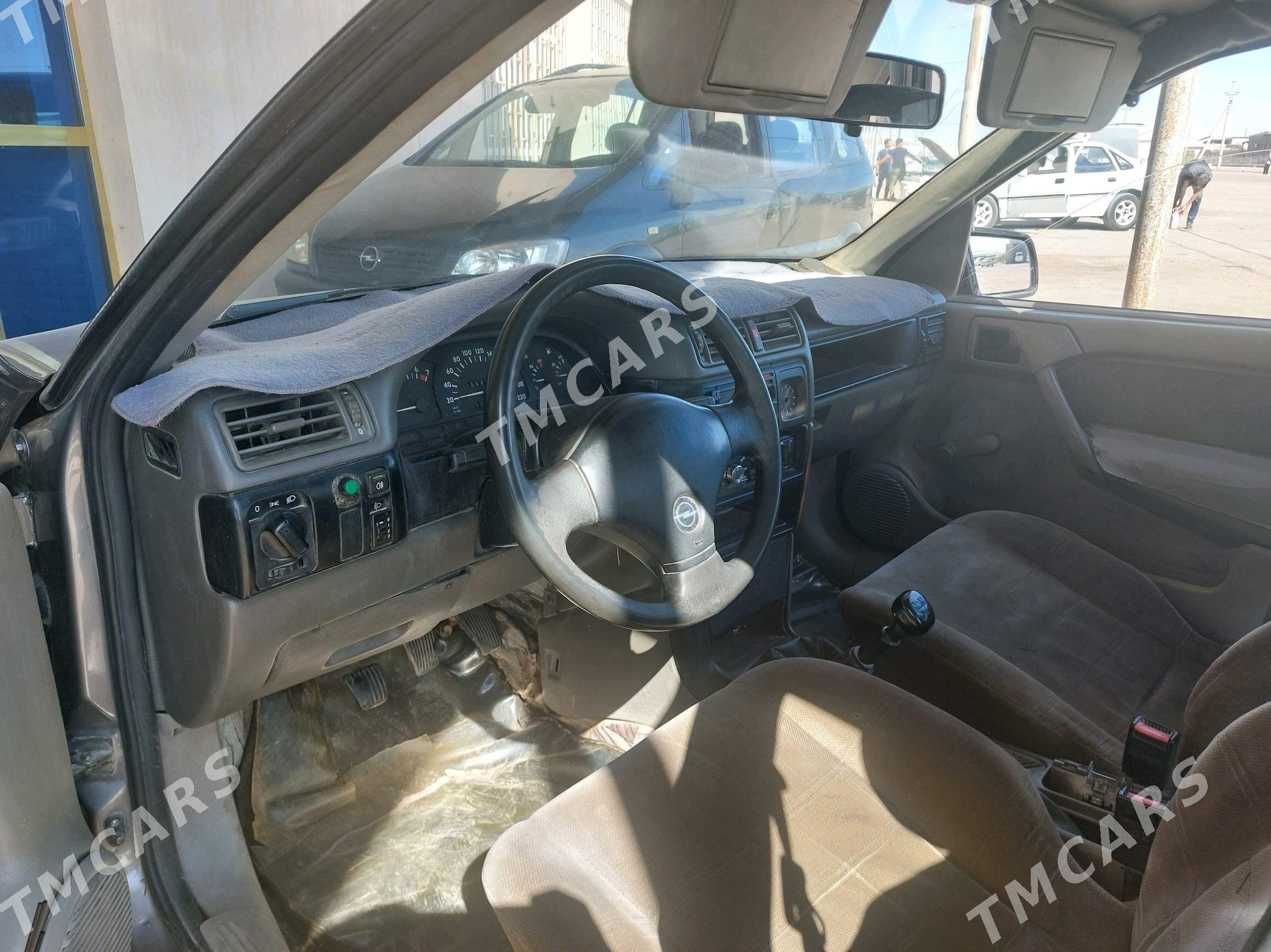 Opel Vectra 1992 - 39 000 TMT - Губадаг - img 5
