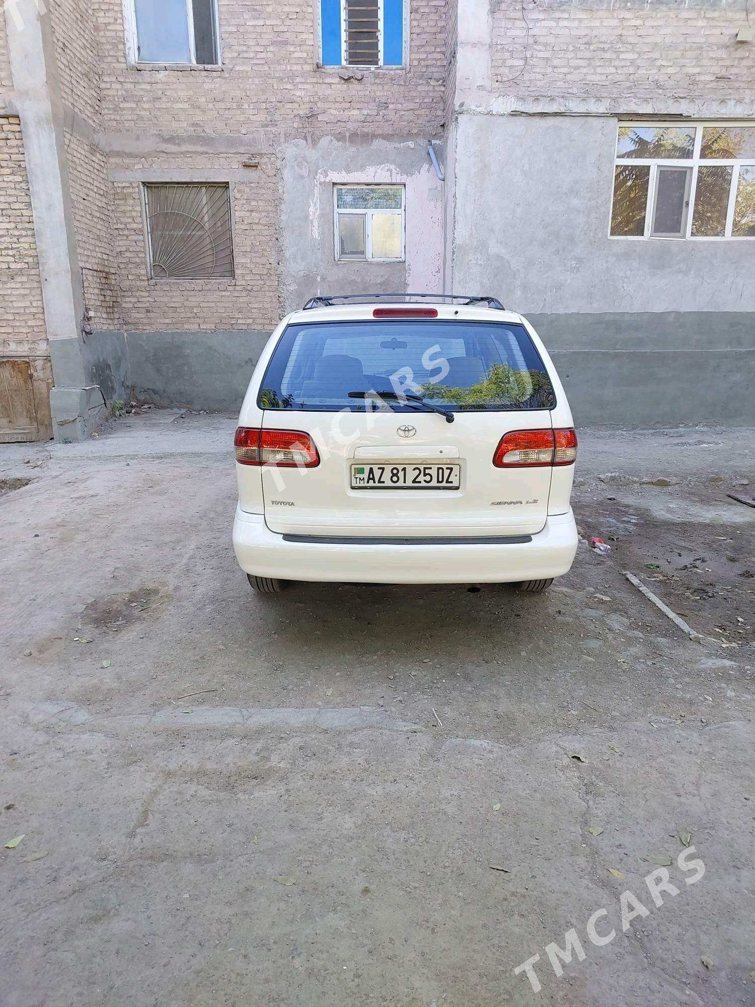 Toyota Sienna 2002 - 175 000 TMT - Daşoguz - img 4
