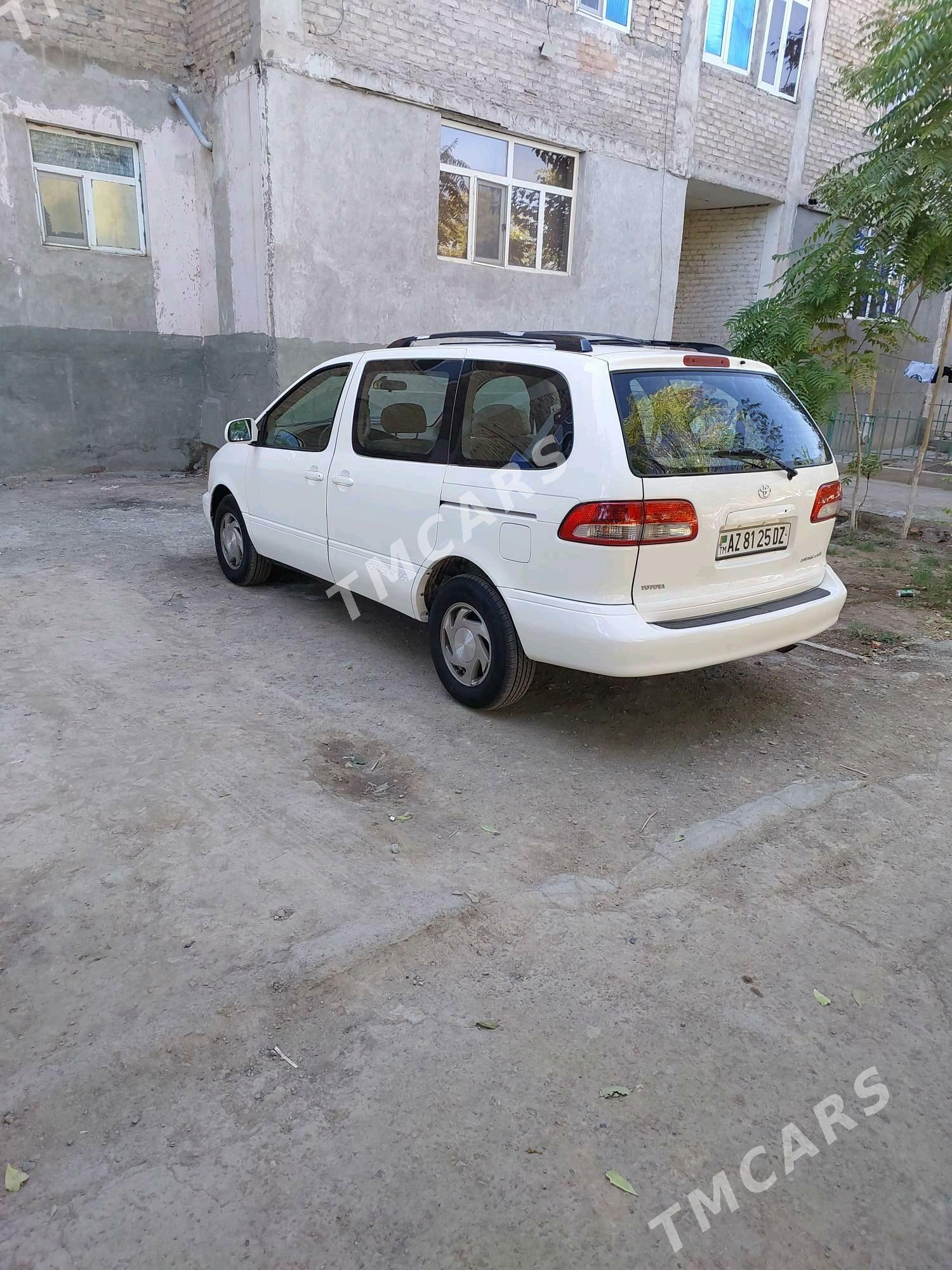 Toyota Sienna 2002 - 175 000 TMT - Daşoguz - img 7