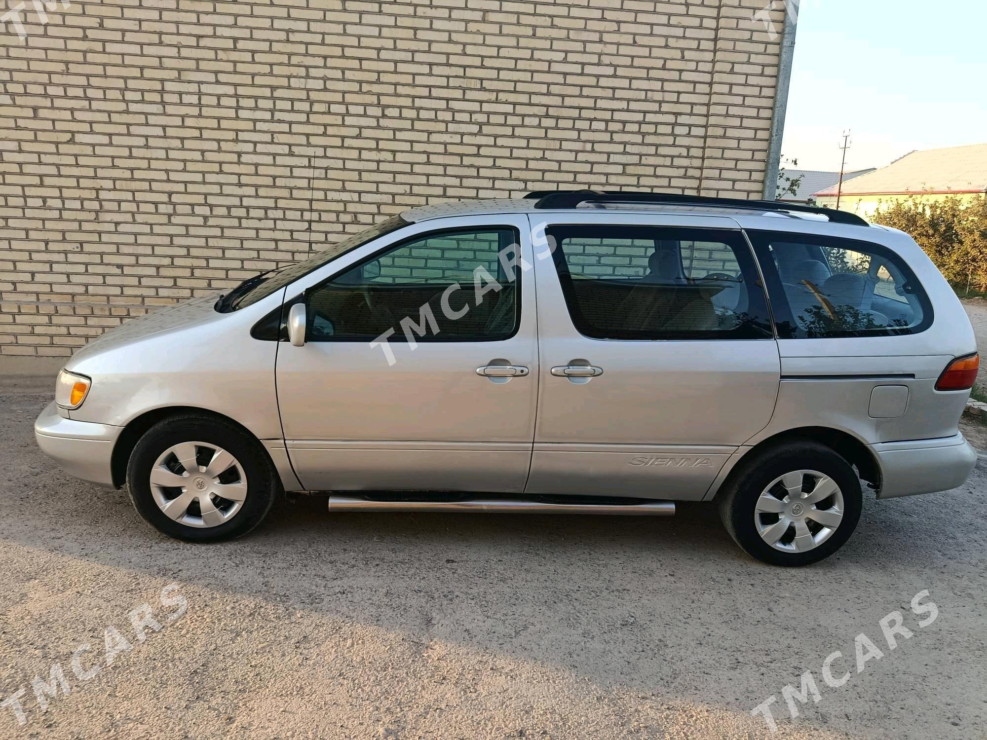 Toyota Sienna 1999 - 120 000 TMT - Мары - img 3