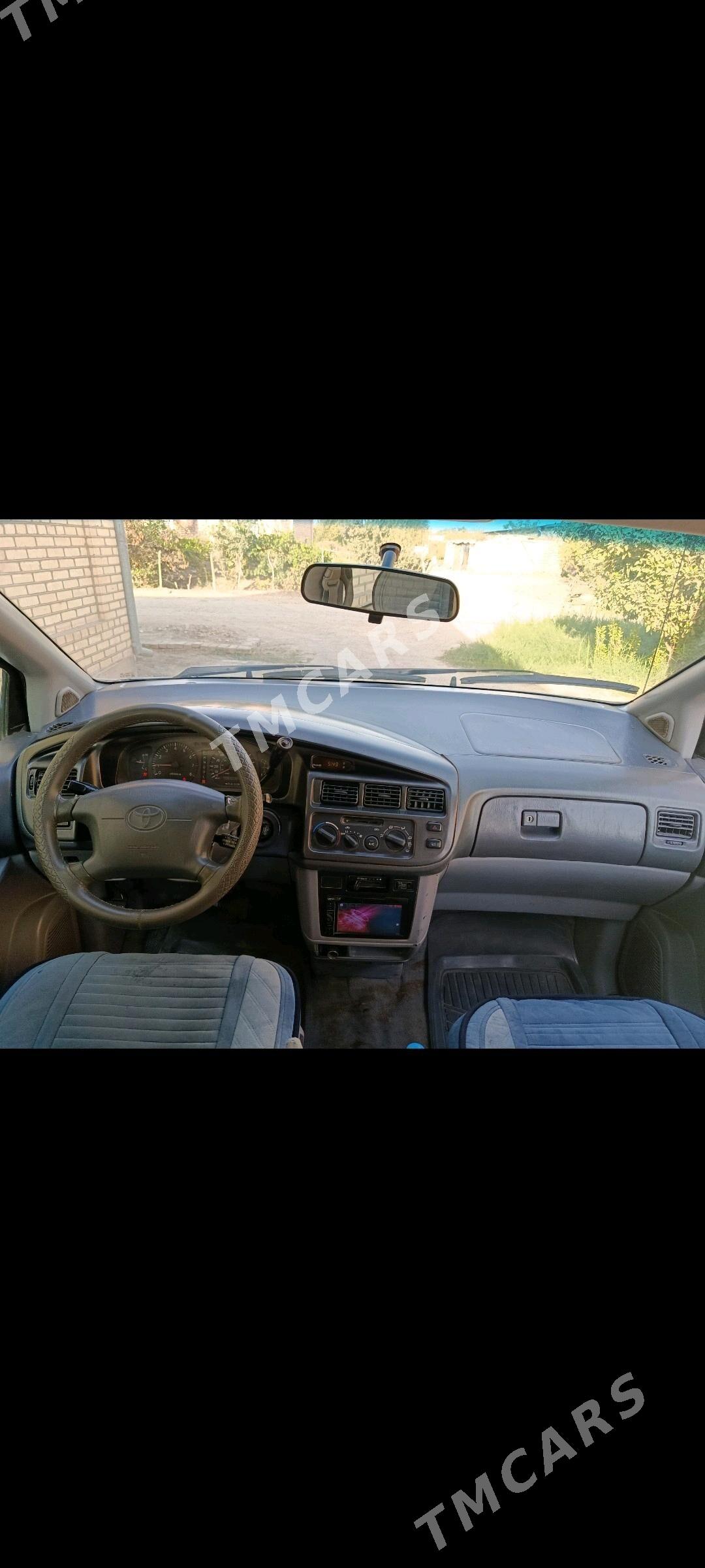 Toyota Sienna 1999 - 120 000 TMT - Мары - img 4