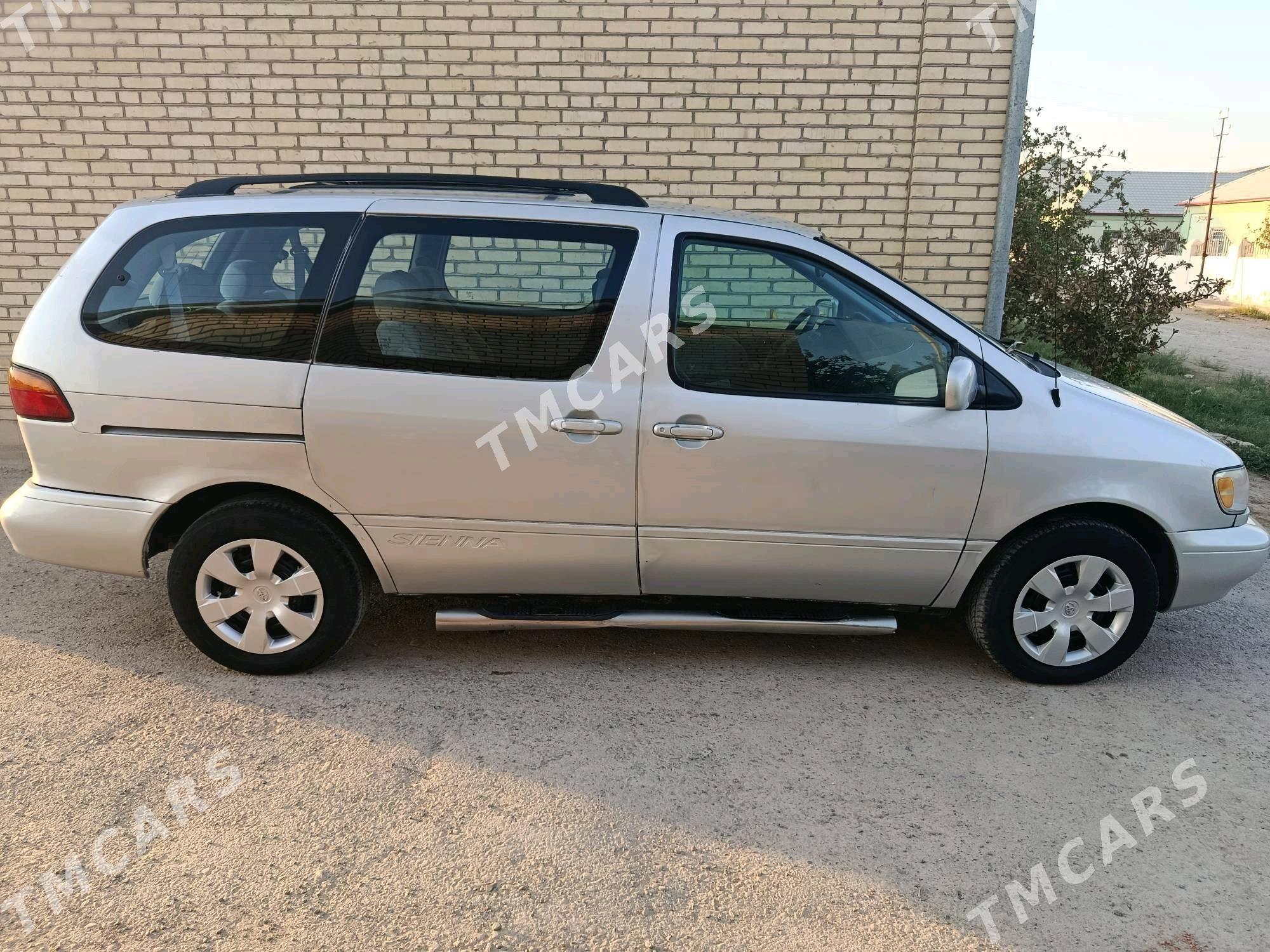 Toyota Sienna 1999 - 120 000 TMT - Мары - img 2