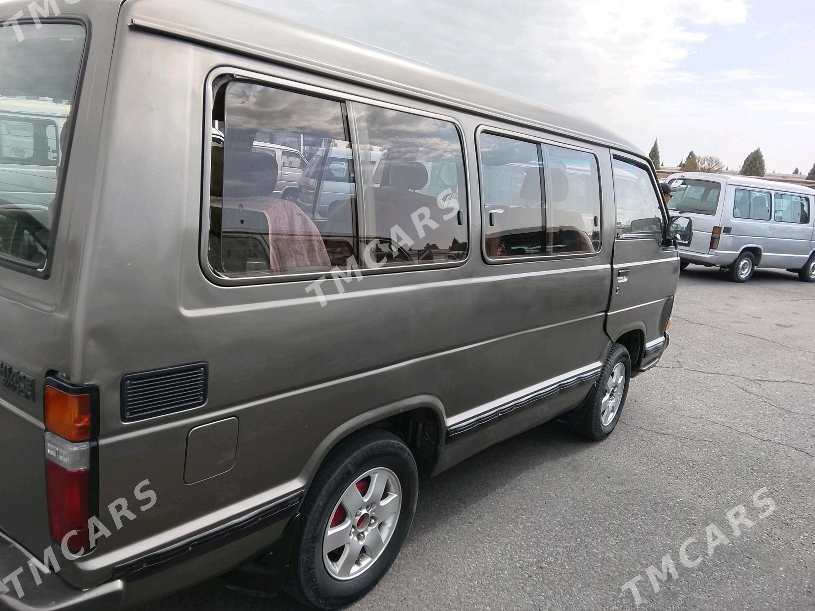 Toyota Hiace 1989 - 39 000 TMT - Сакарчага - img 3