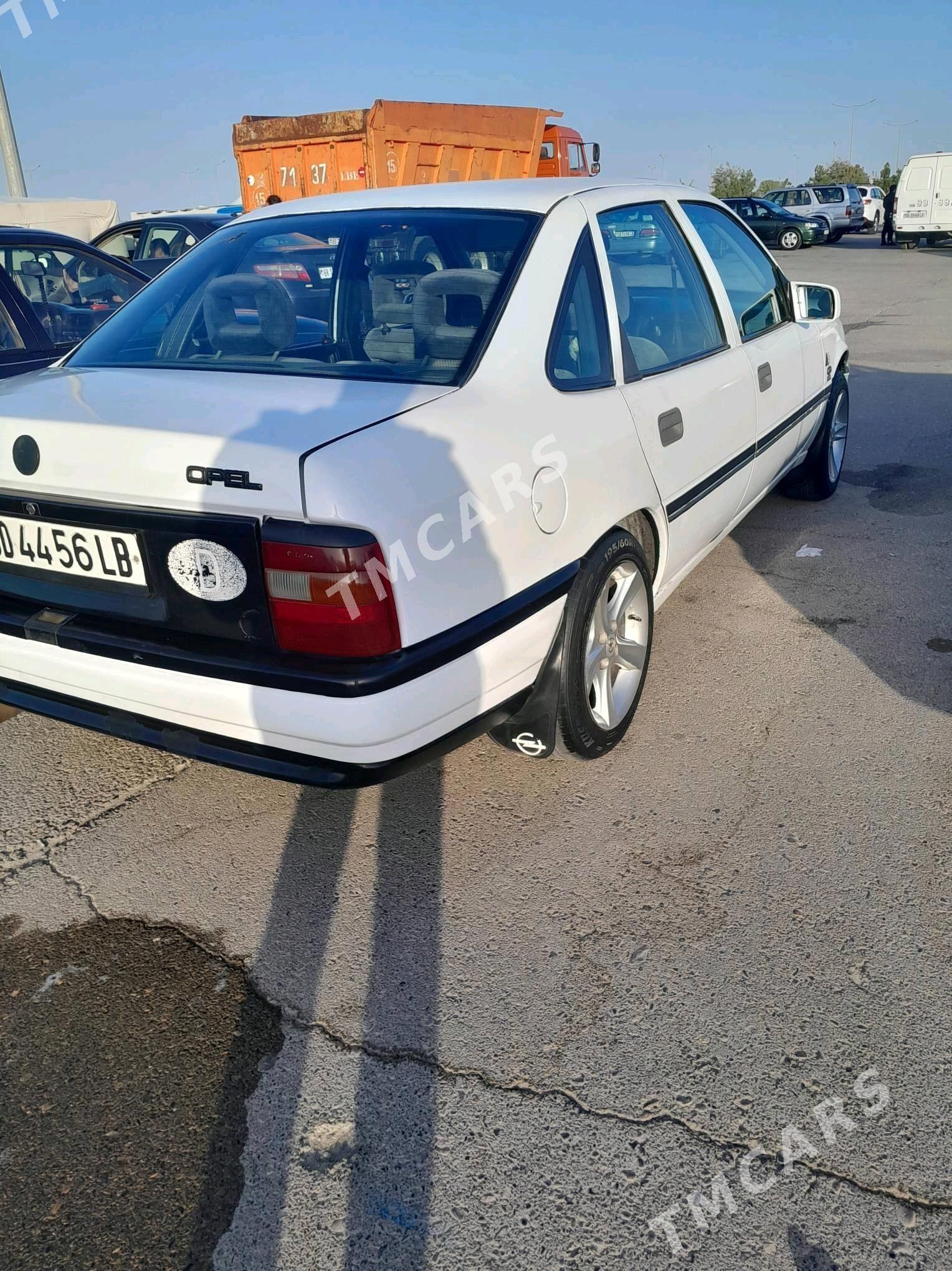 Opel Vectra 1990 - 40 000 TMT - Чарджоу - img 5