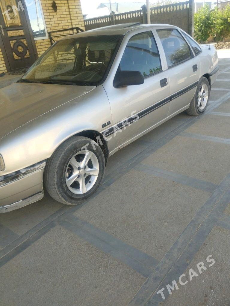 Opel Vectra 1992 - 27 000 TMT - Мары - img 4