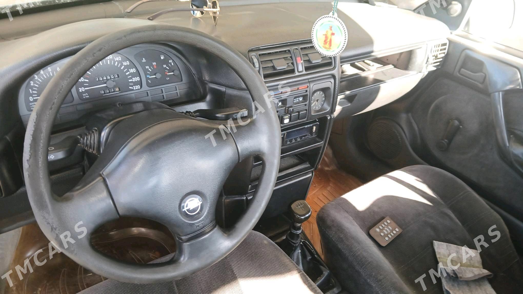 Opel Vectra 1990 - 37 000 TMT - Parahat 7 - img 3