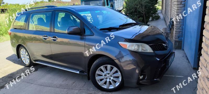 Toyota Sienna 2016 - 400 000 TMT - Türkmenabat - img 2