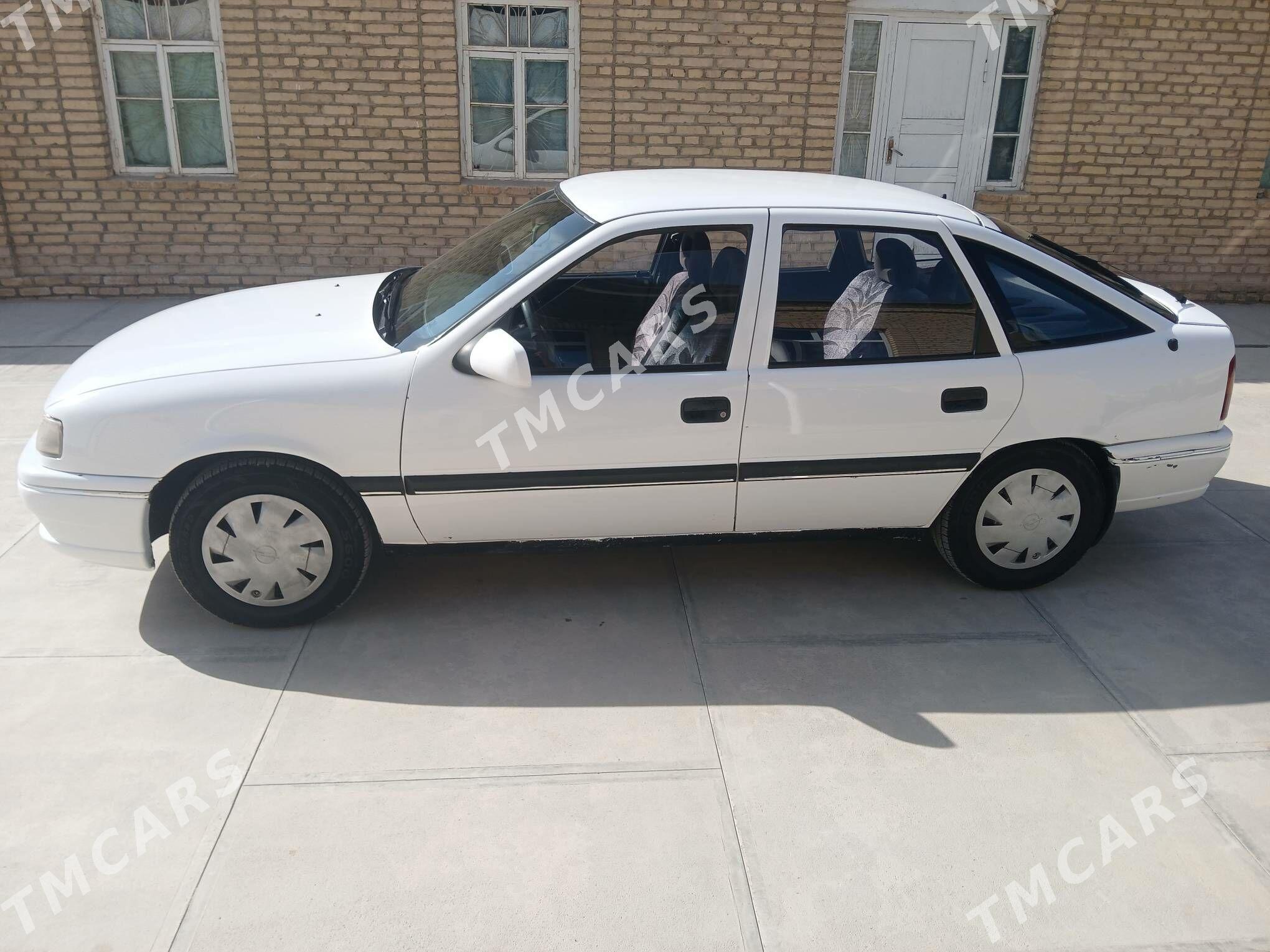 Opel Vectra 1992 - 24 000 TMT - Мары - img 2