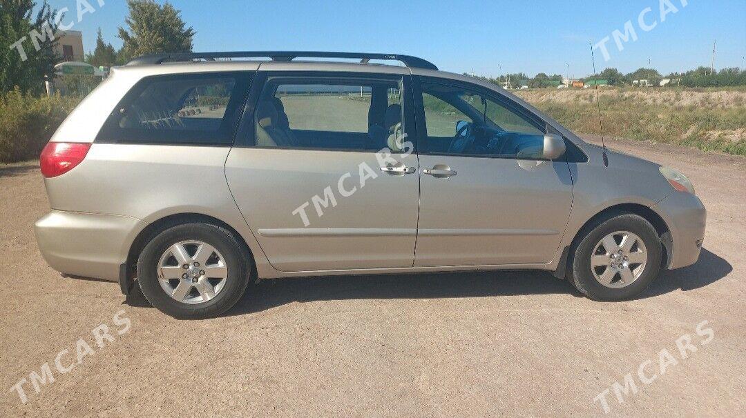 Toyota Sienna 2005 - 230 000 TMT - Кёнеургенч - img 2
