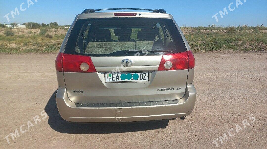 Toyota Sienna 2005 - 230 000 TMT - Кёнеургенч - img 4