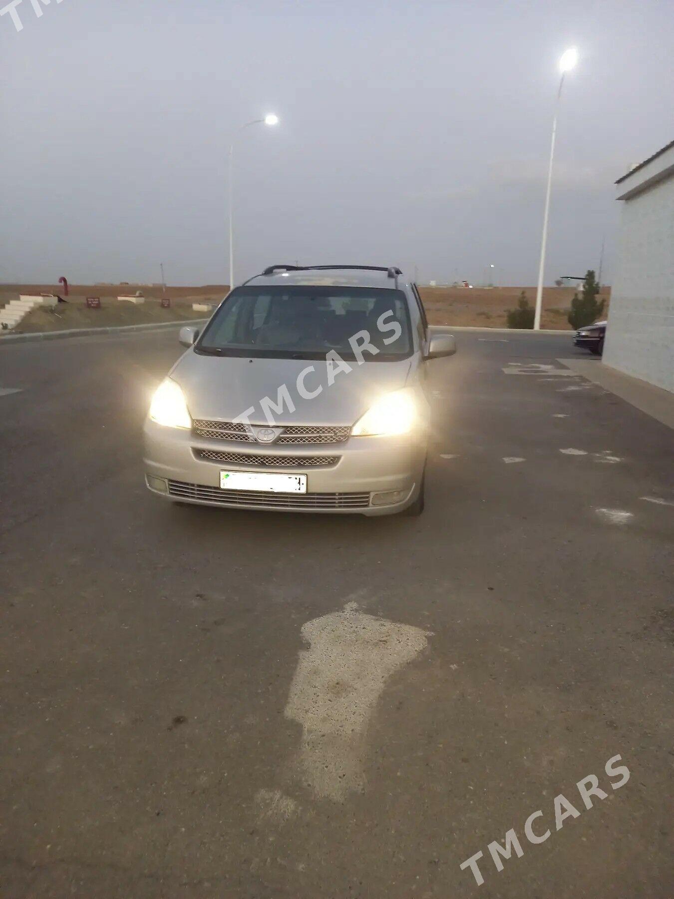 Toyota Sienna 2004 - 240 000 TMT - Балканабат - img 5