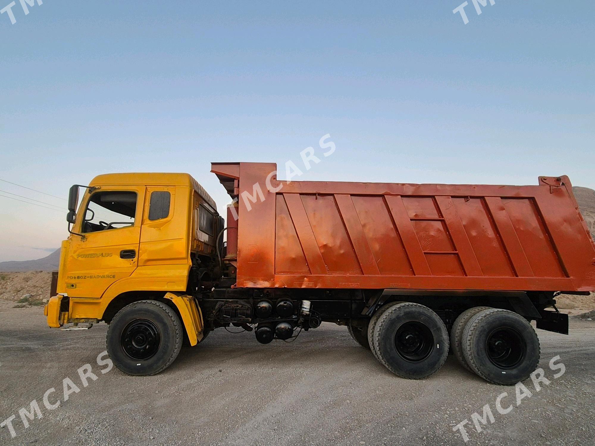 Howo Sinotruk 2013 - 400 000 TMT - Балканабат - img 2