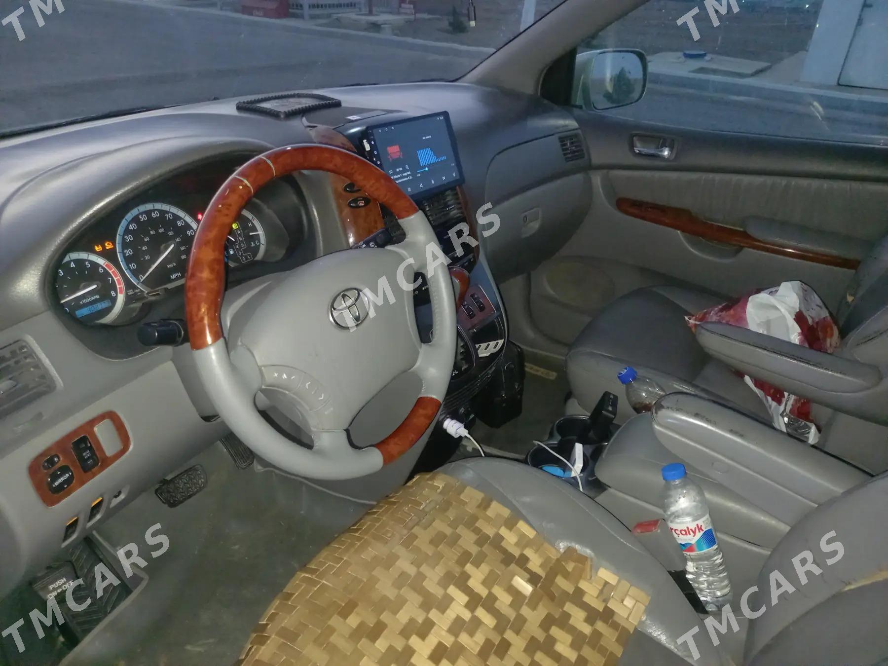 Toyota Sienna 2004 - 240 000 TMT - Балканабат - img 6