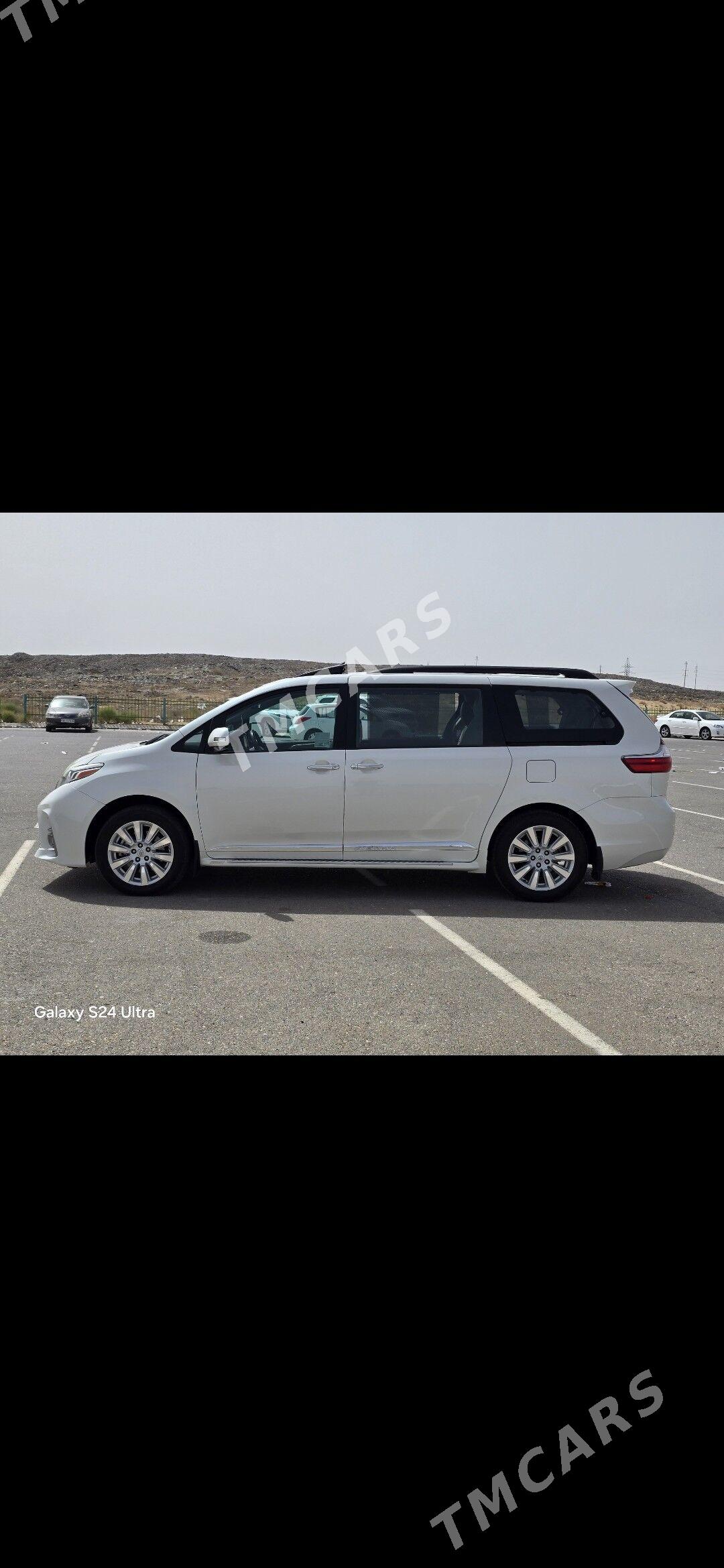 Toyota Sienna 2018 - 450 000 TMT - "Алтын Асыр" Гундогар базары ( Толкучка) - img 2