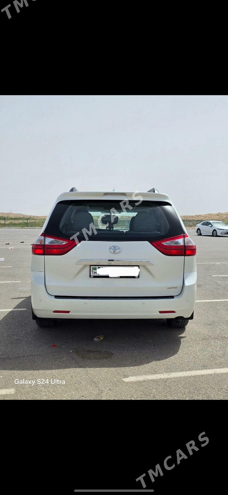 Toyota Sienna 2018 - 450 000 TMT - "Алтын Асыр" Гундогар базары ( Толкучка) - img 5