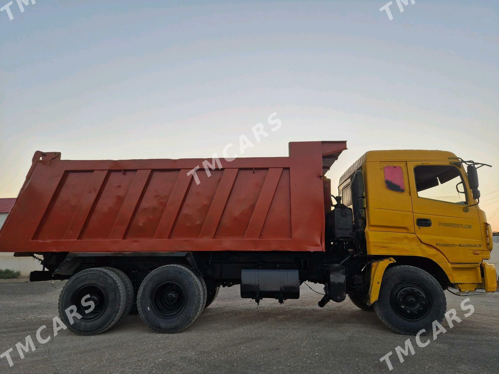 Howo Sinotruk 2013 - 400 000 TMT - Балканабат - img 4