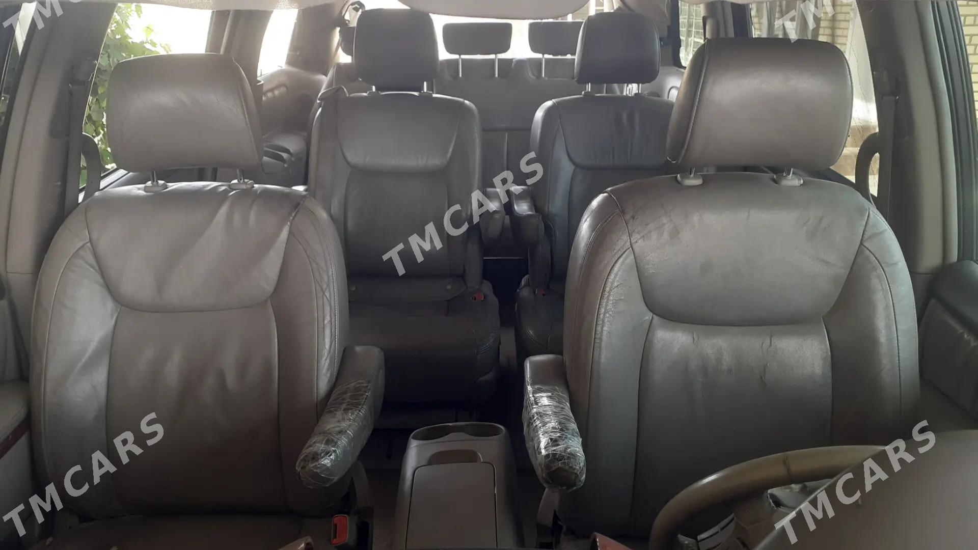 Toyota Sienna 2004 - 125 000 TMT - Мары - img 4