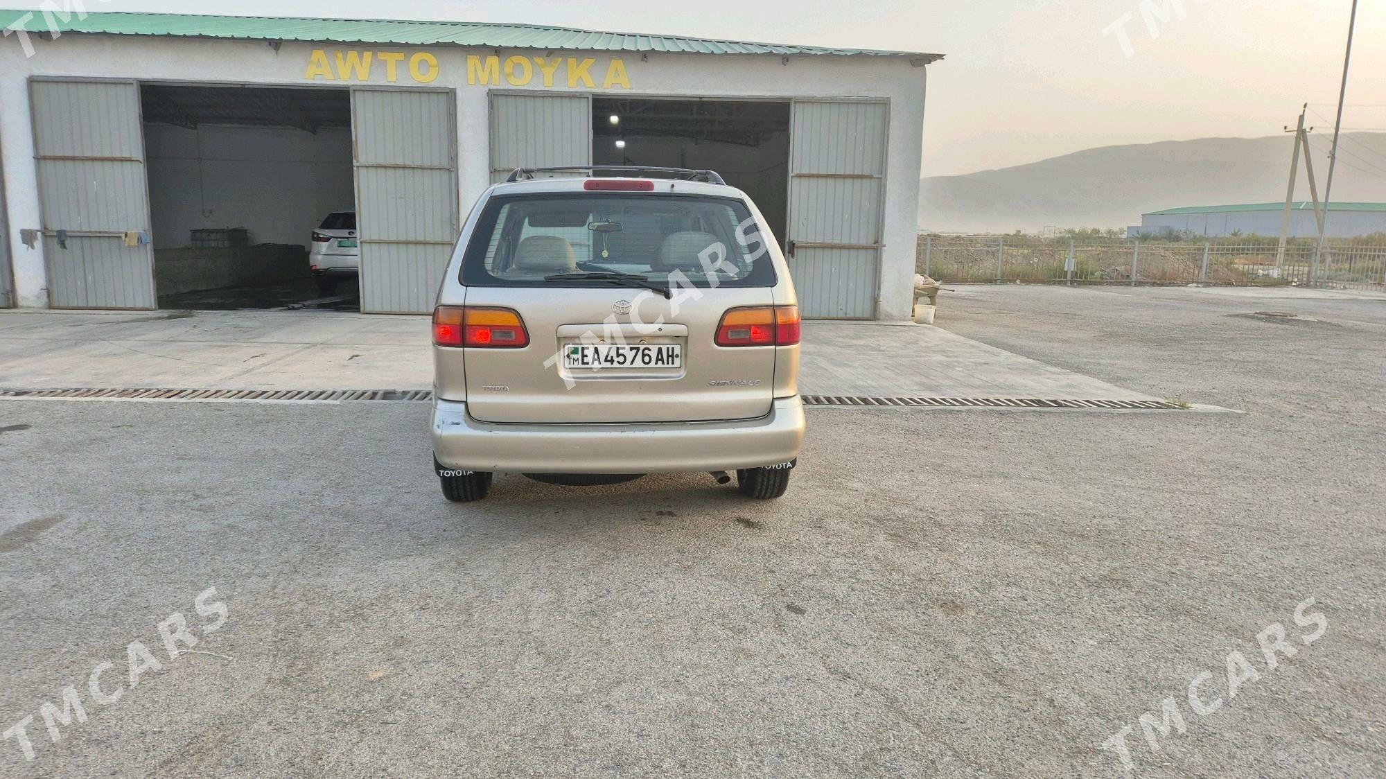 Toyota Sienna 2000 - 158 000 TMT - Гёкдепе - img 3