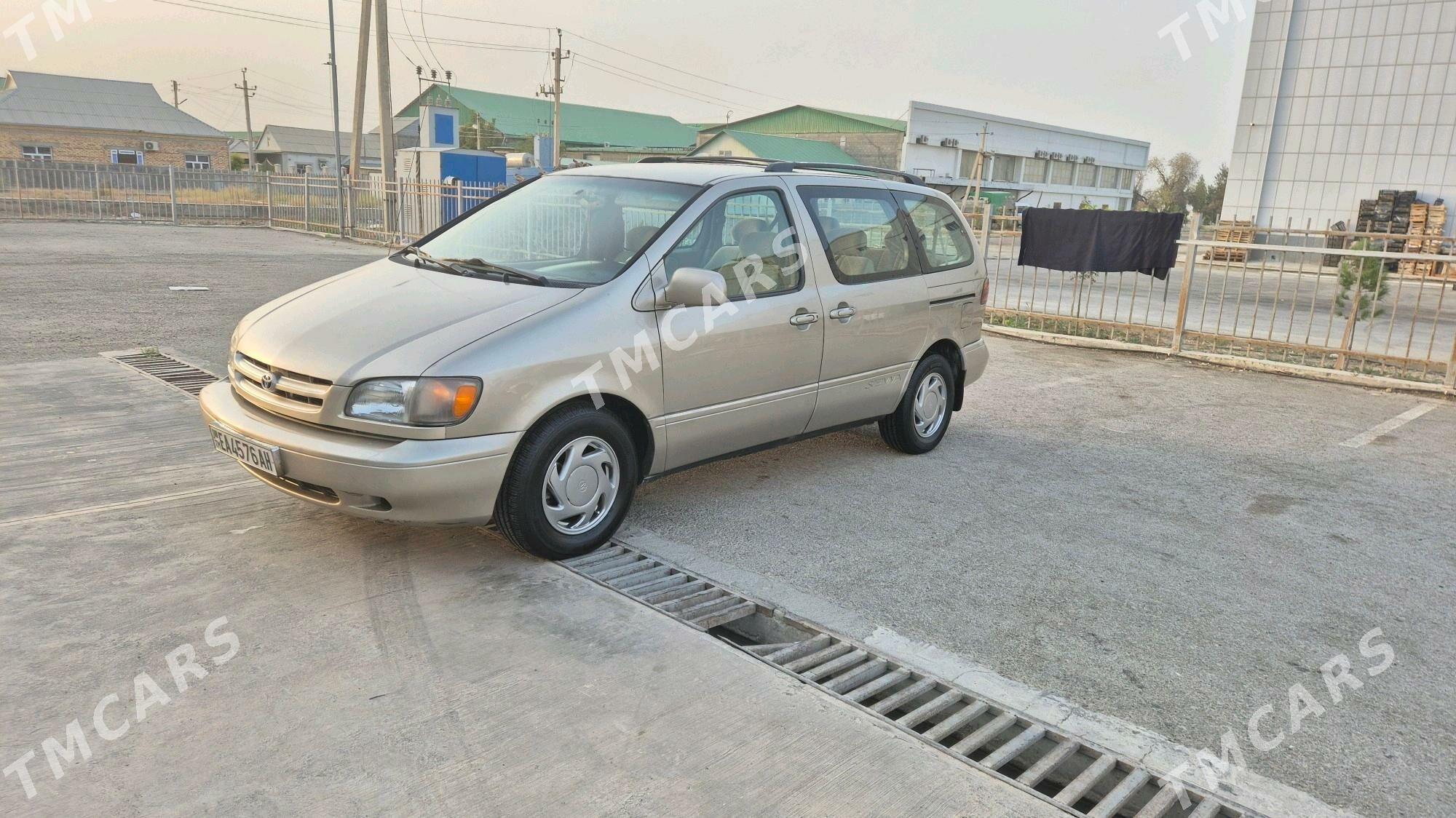 Toyota Sienna 2000 - 158 000 TMT - Гёкдепе - img 7