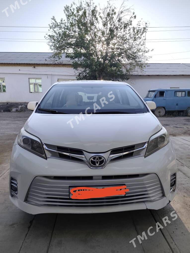 Toyota Sienna 2016 - 340 000 TMT - Köneürgenç - img 4