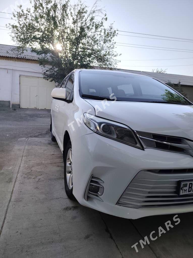 Toyota Sienna 2016 - 340 000 TMT - Köneürgenç - img 3