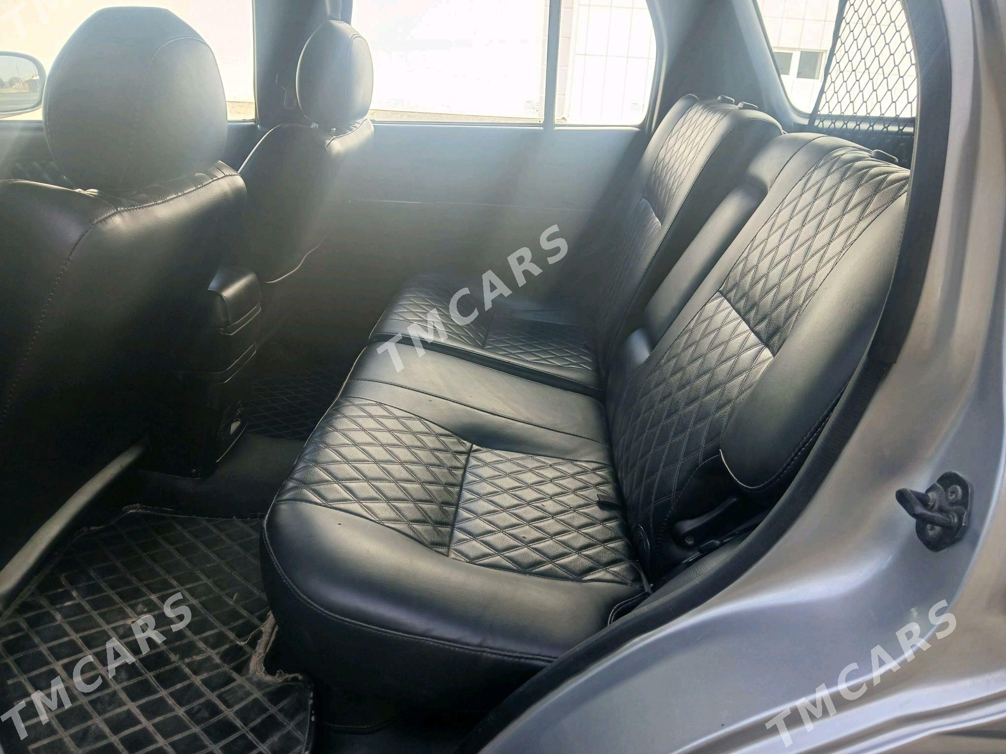 Nissan Pathfinder 2002 - 96 000 TMT - Мары - img 6