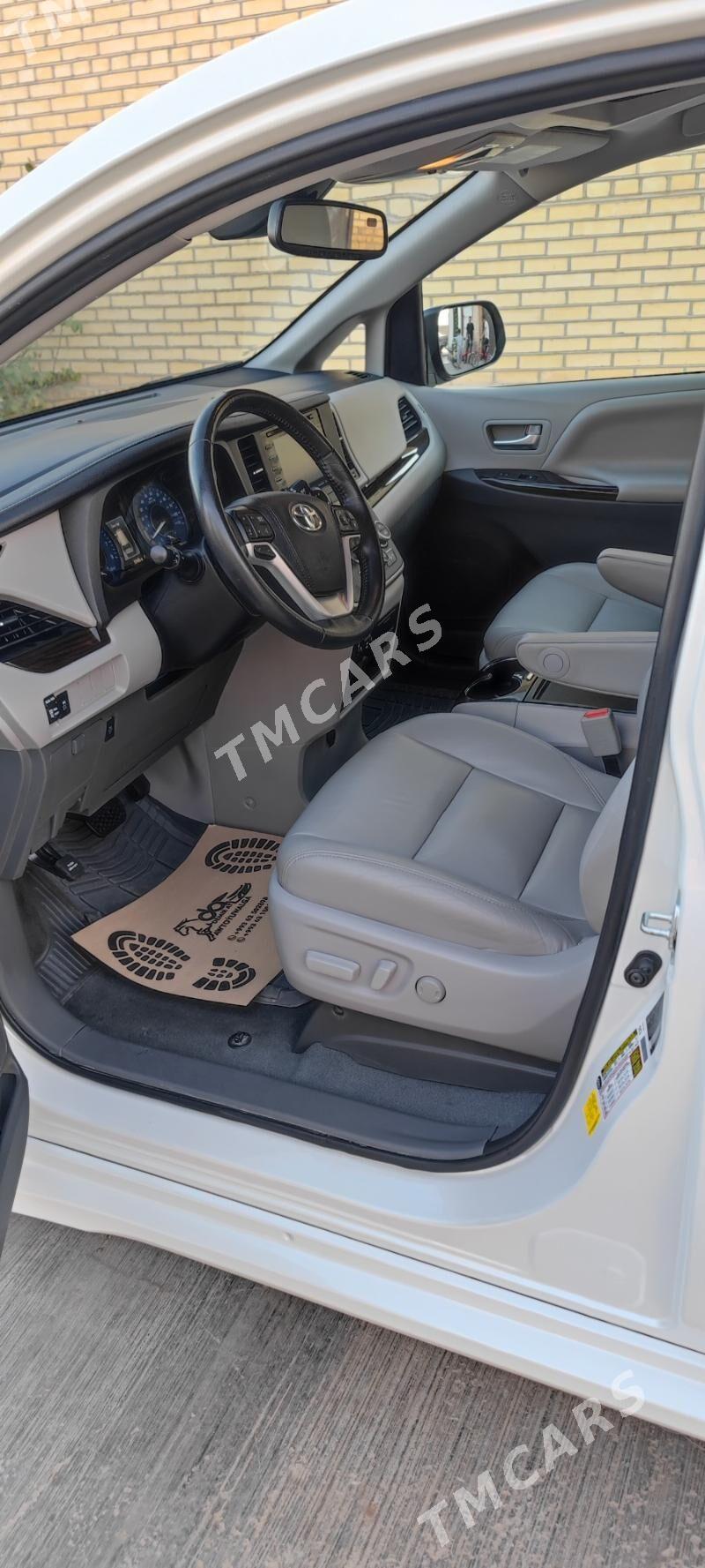 Toyota Sienna 2020 - 500 000 TMT - Мары - img 2