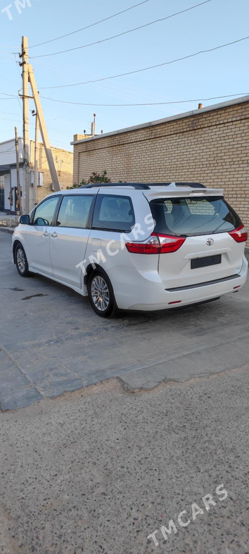 Toyota Sienna 2020 - 500 000 TMT - Мары - img 3
