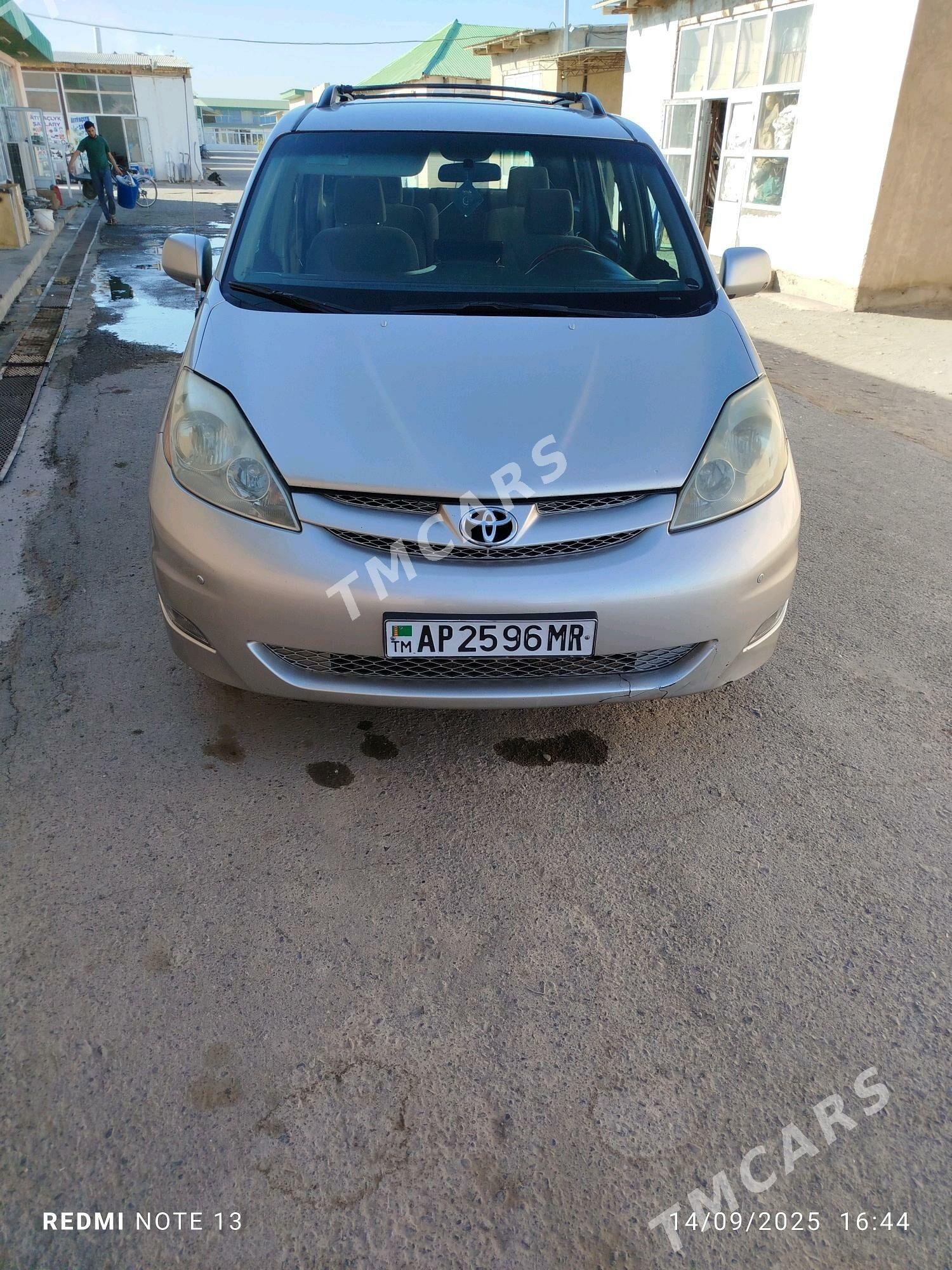 Toyota Sienna 2005 - 220 000 TMT - Mary - img 2