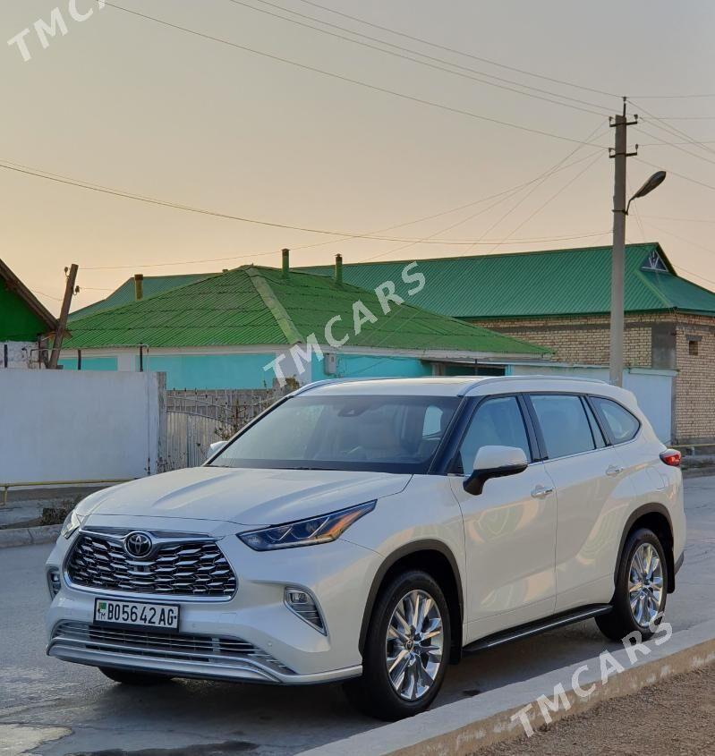 Toyota Highlander 2021 - 750 000 TMT - Aşgabat - img 8