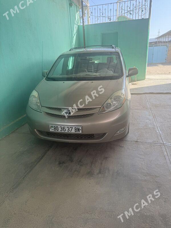 Toyota Sienna 2007 - 230 000 TMT - Гызыларбат - img 5