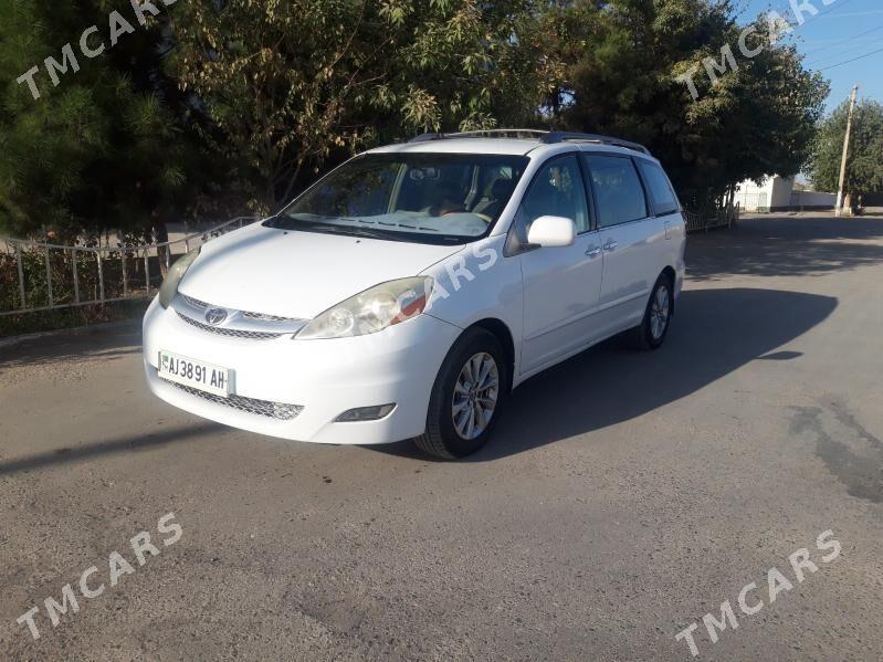 Toyota Sienna 2006 - 180 000 TMT - Теджен - img 6