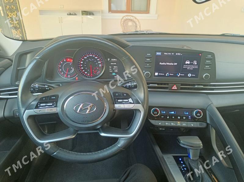 Hyundai Elantra 2022 - 270 000 TMT - Бузмеин - img 6